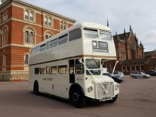 Cream Routemaster Bus (1)